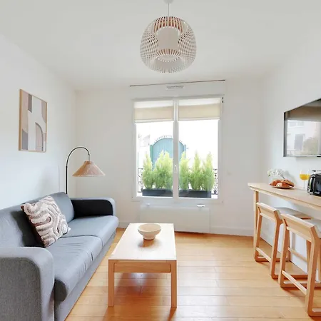 Charming - 1br-4p- Suresnes Lägenhet