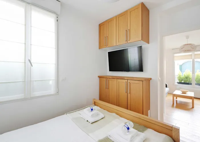 Charming - 1br-4p- Apartment Suresnes